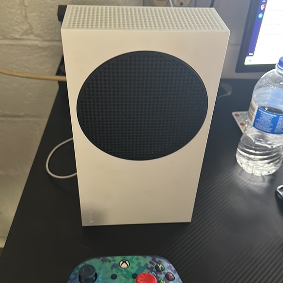 Xbox - Picture 2 of 2